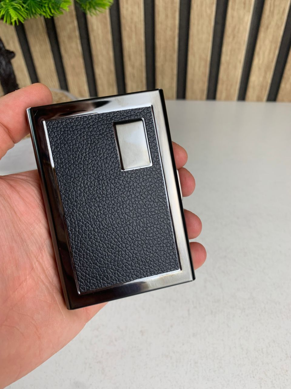 Étui portefeuille en acier noir avec protection RFID pour 6 cartes de crédit – محفظة بطاقات الإئتمان