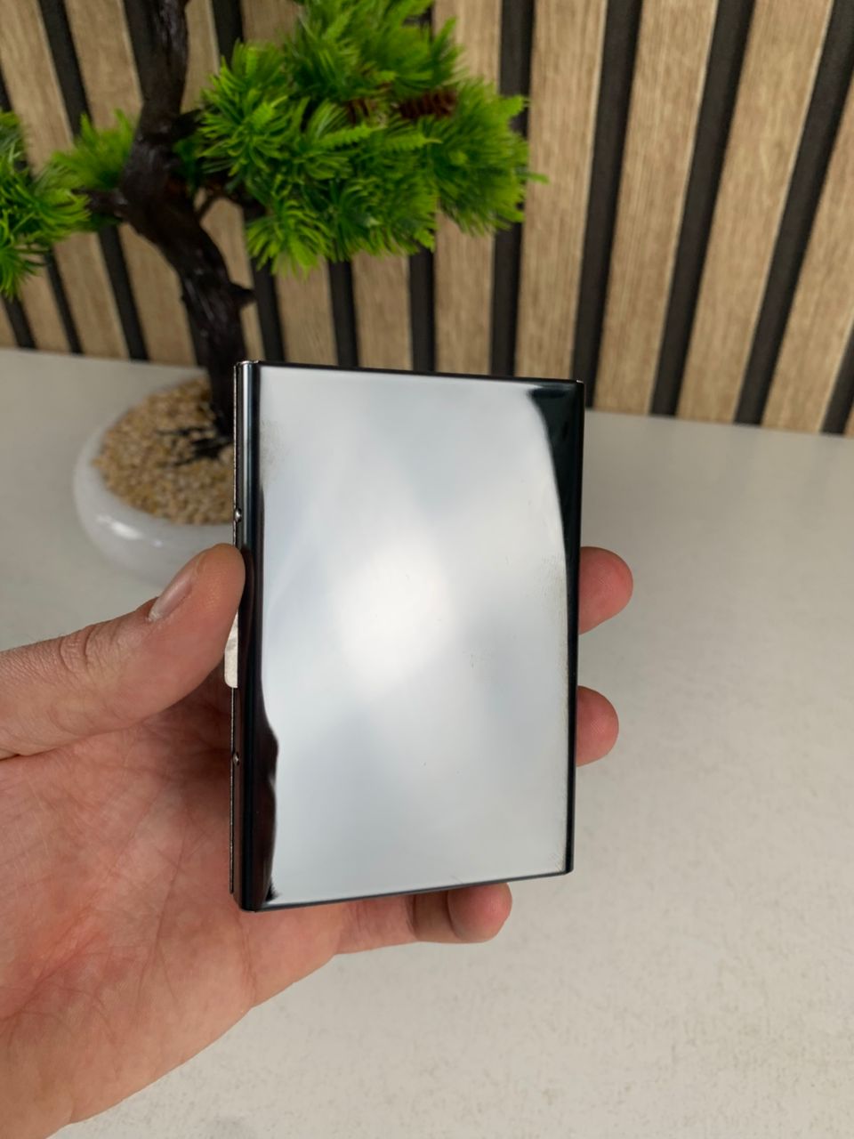 Étui portefeuille en acier noir avec protection RFID pour 6 cartes de crédit – محفظة بطاقات الإئتمان